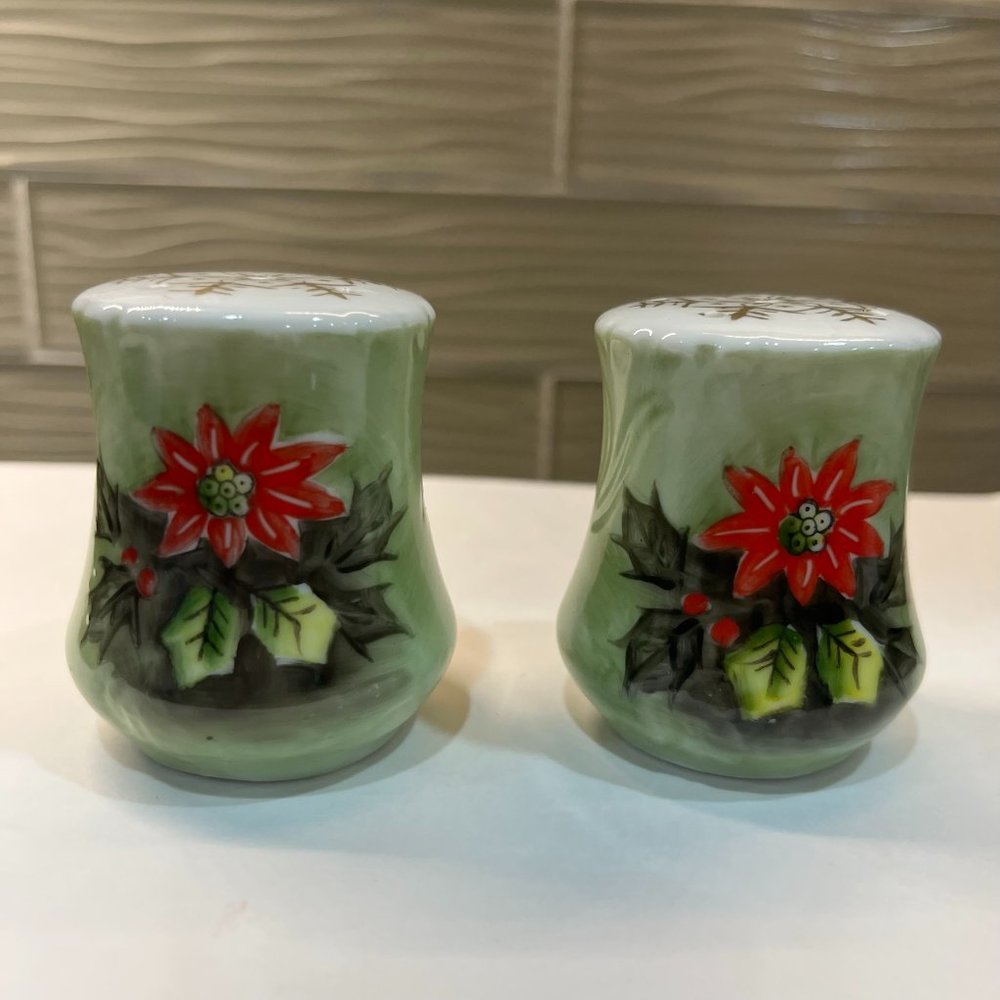 Poinsettia Salt & Pepper Set